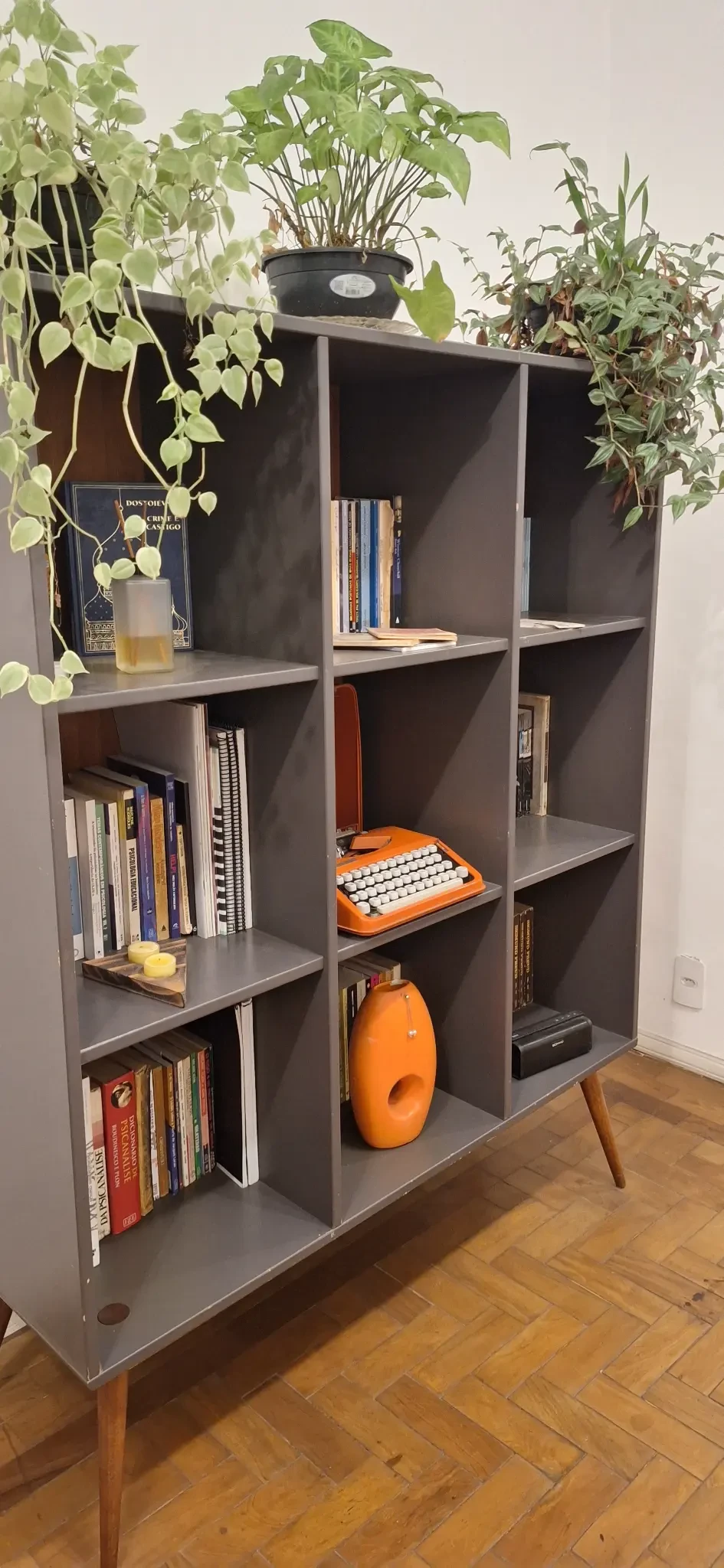 Livros e objetos do espaço